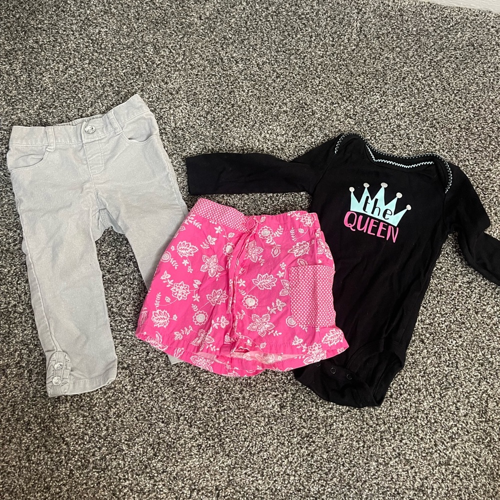 Girl’s size 12-18M pants and bodysuit clothing bundle